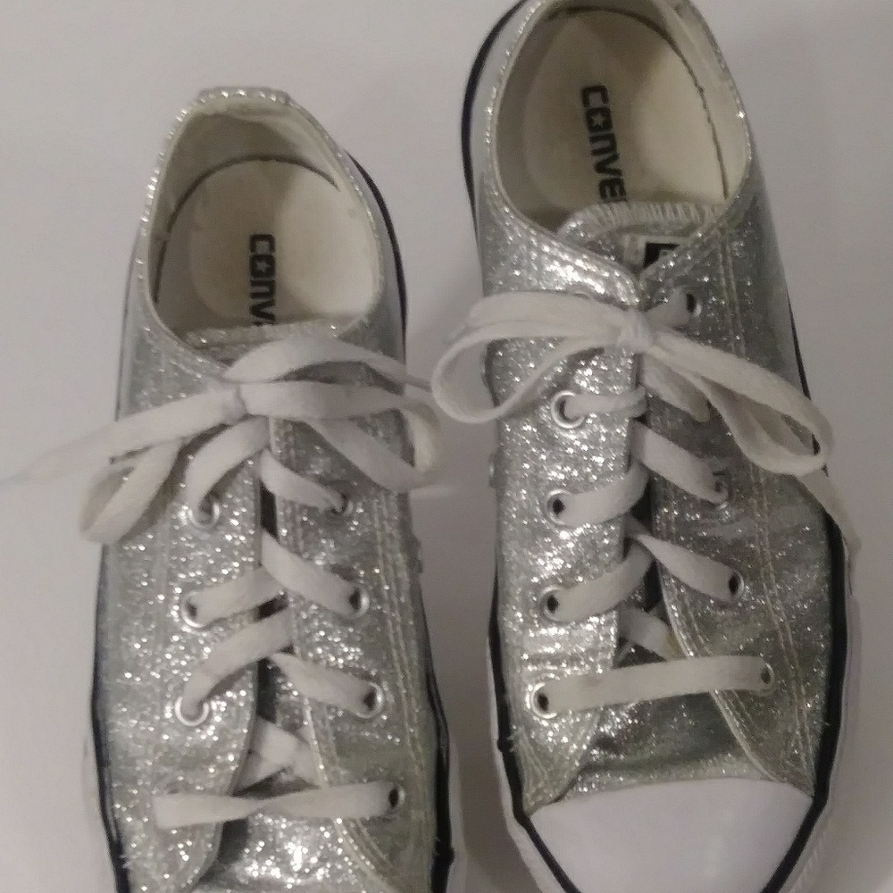 Girl's sneakers